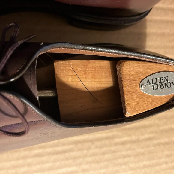 Allen Edmonds \